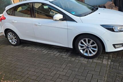 Ford Focus 114.000 km 8.300 &euro; Grevenbroich 41515