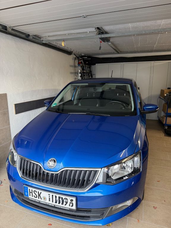 Skoda Fabia 102.000 km 9.100 € Schmallenberg 57392