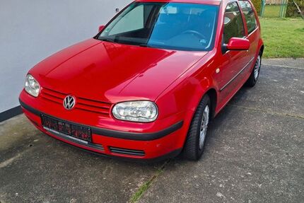 VW Golf 226.000 km 550 &euro; Schmalfeld 24640