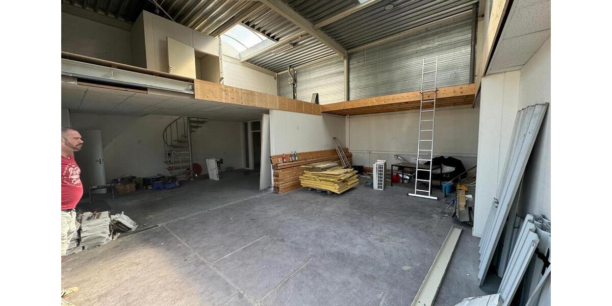 Gewerbehalle Autowerkstatt Werkstatt zimmer