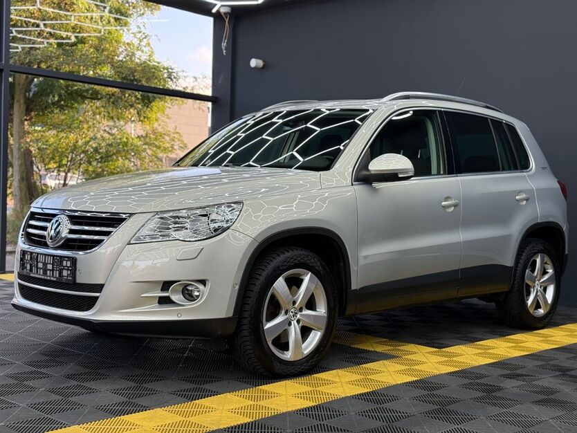 VW Tiguan 142.977 km 10.600 € Bremen 28239