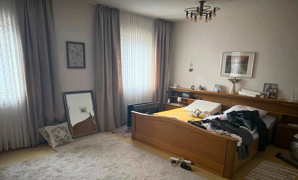 Reihenhaus Bornheim - 8 Zimmer, 137 m&sup2;, 440.000&euro; | Angebot:25422676