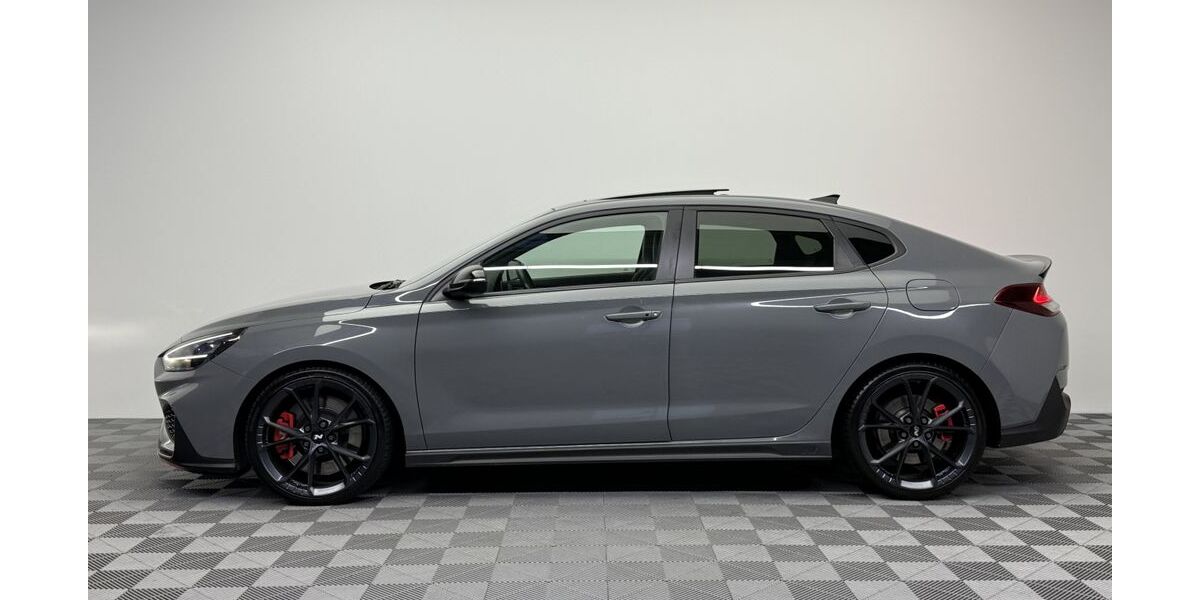 Hyundai i30 48.714 km 30.800 &euro; Radevormwald 42477