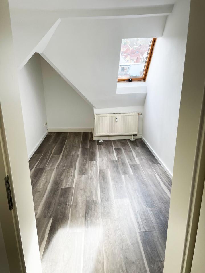 Sehr schöne 3-Raum-Wohnung im DG !!!NEUSANIERT!!!