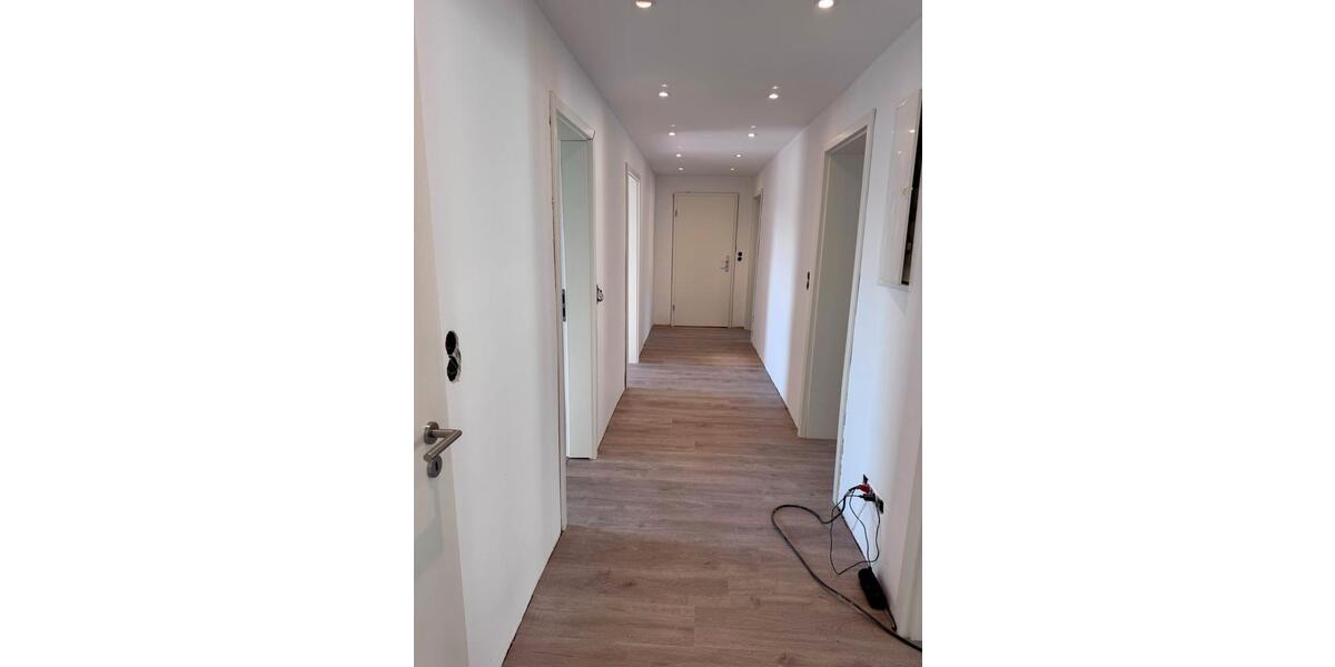 Etagenwohnung Hockenheim - 4 Zimmer, 110 m&sup2;, 1.350&euro; | Angebot:26681908