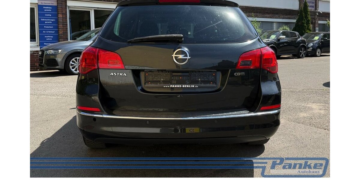 Opel Astra Selection*Tempo*Navi*Klima*SHZ*AHK*DachT. 175.681 km 3.890 &euro; Berlin 13187