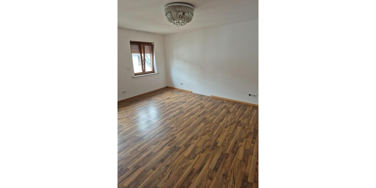 Etagenwohnung Saarbrücken West - 3 Zimmer, 80 m&sup2;, 650&euro; | Angebot:26493820