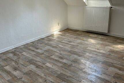 zu vermieten: geräumige Dachgeschosswohnung in Hamm Westen, Viktoriastraße 36 4 zimmer