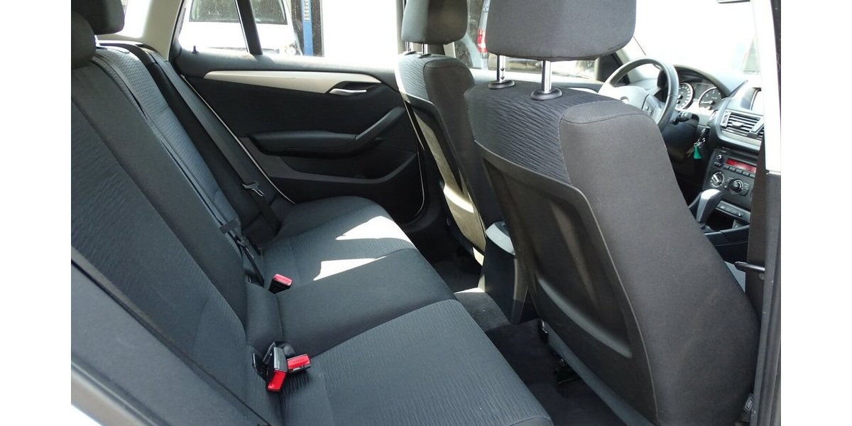 BMW X1 1.8l i sDrive, Steptronic, Sitzheizung, PDC hin 154.921 km 8.690 € Rodgau 63110