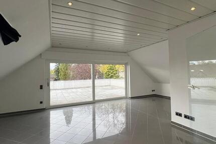 Helle 90 m² Dachgeschosswohnung mit großer Terrasse in Ascheberg zimmer