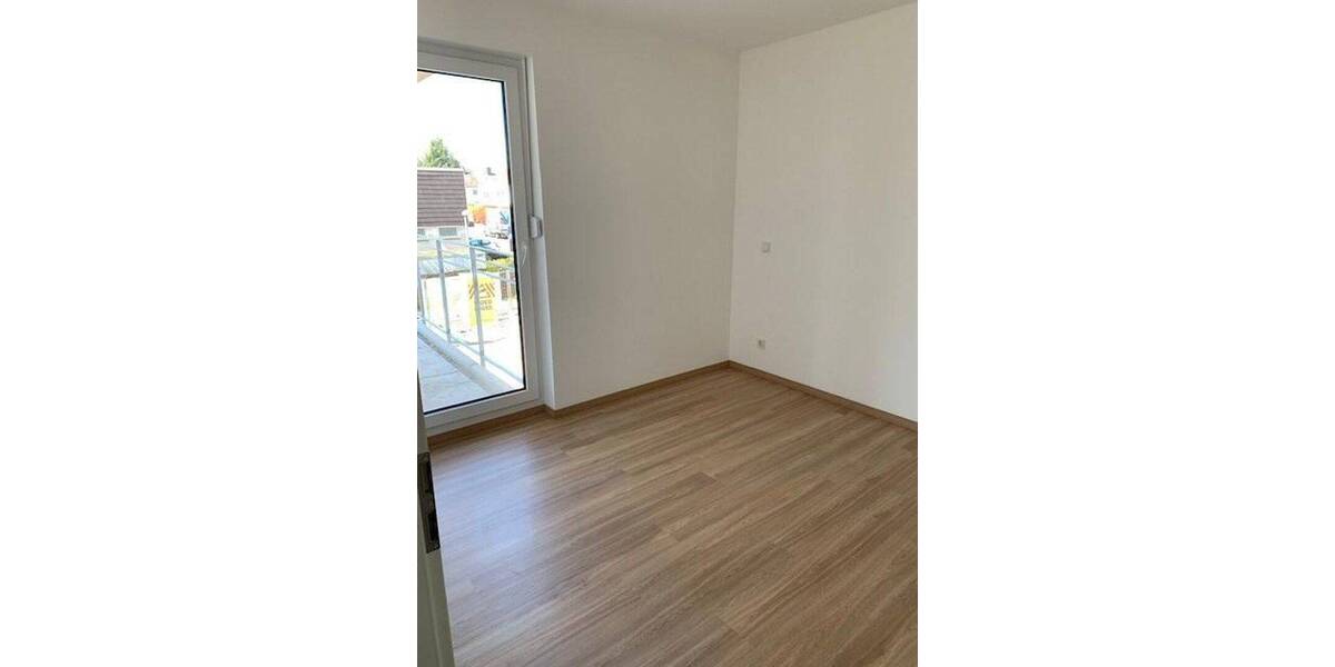 Etagenwohnung Bad Nauheim - 3 Zimmer, 76 m&sup2;, 1.150&euro; | Angebot:26866305