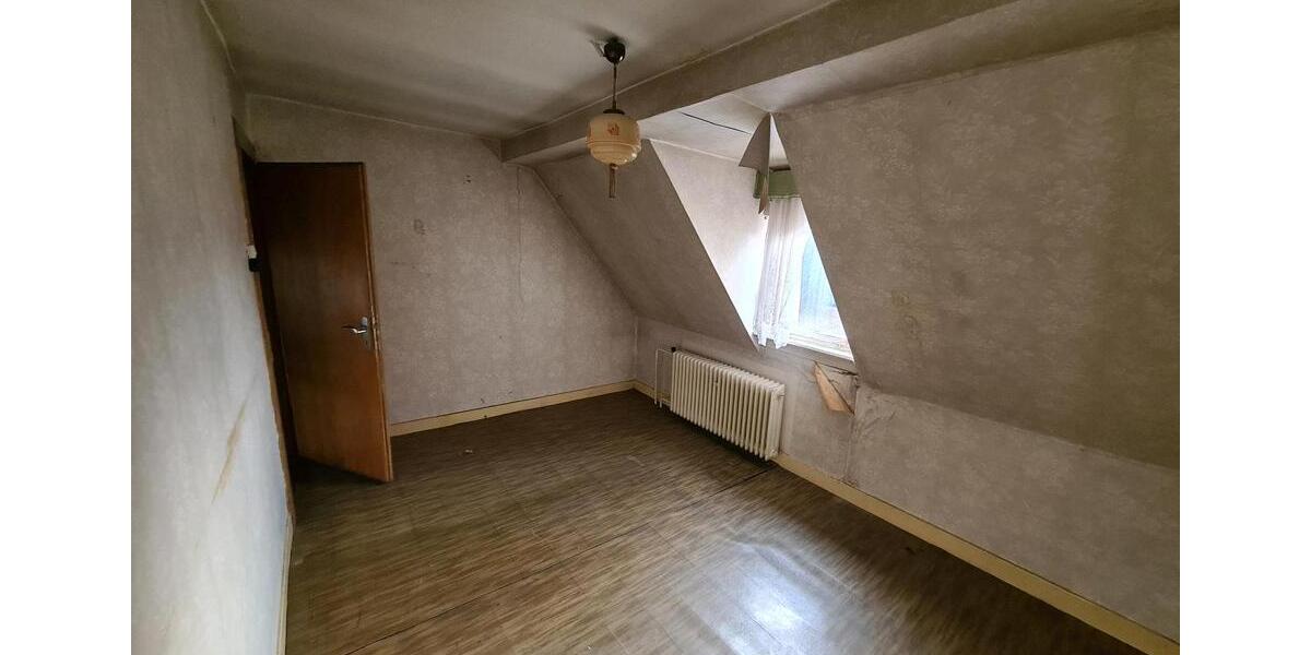 Einfamilienhaus Erbach - 7 Zimmer, 145 m&sup2;, 290.000&euro; | Angebot:25390811