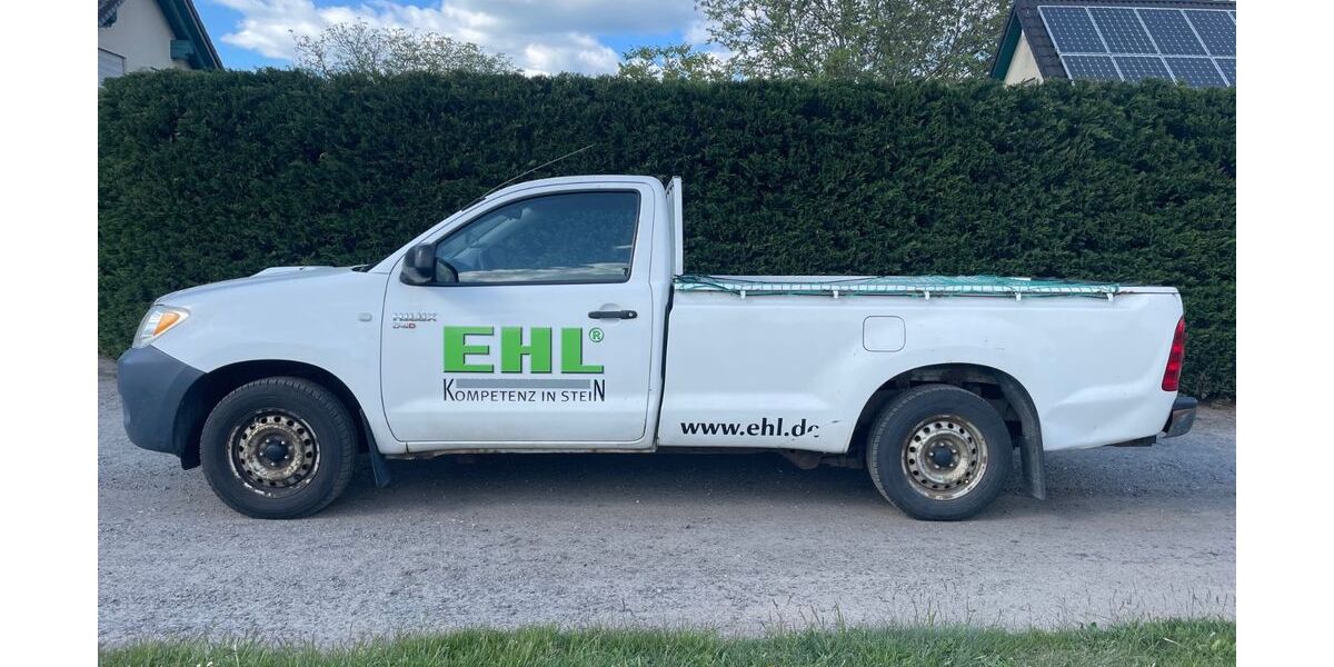 Toyota Hilux 321.520 km 11.970 &euro; Kolkwitz 03099