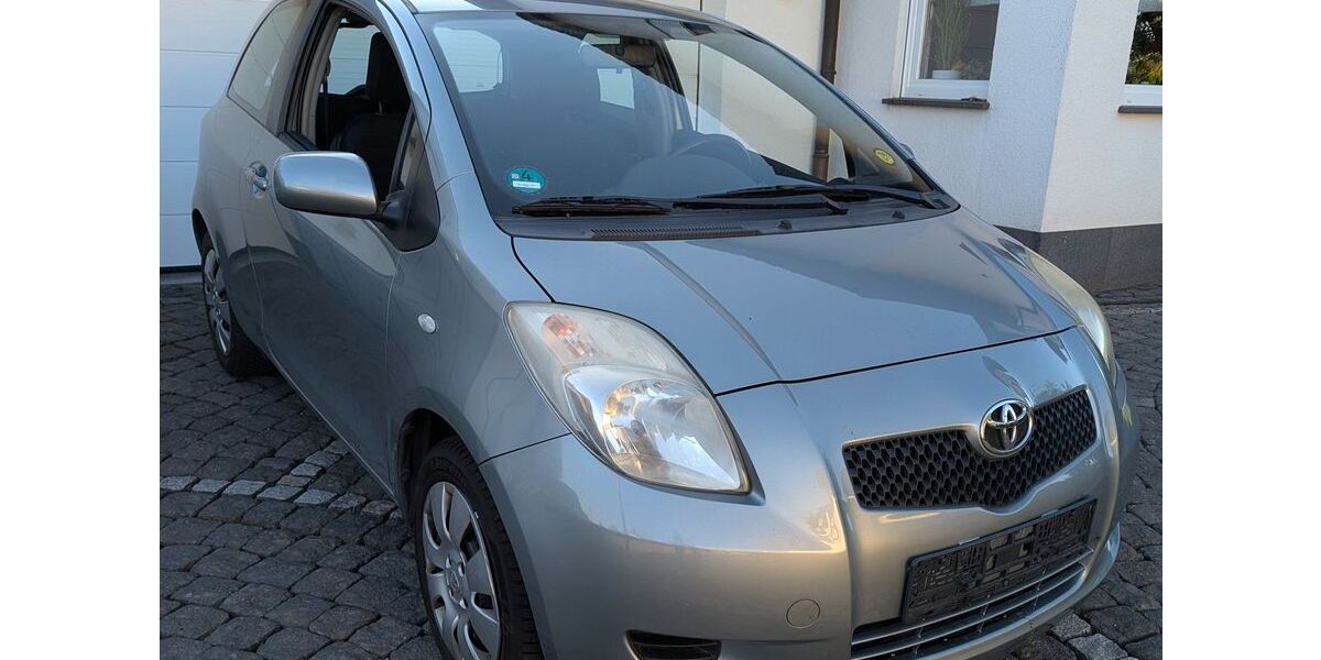 Toyota Yaris 125.000 km 2.490 &euro; Mendig 56743