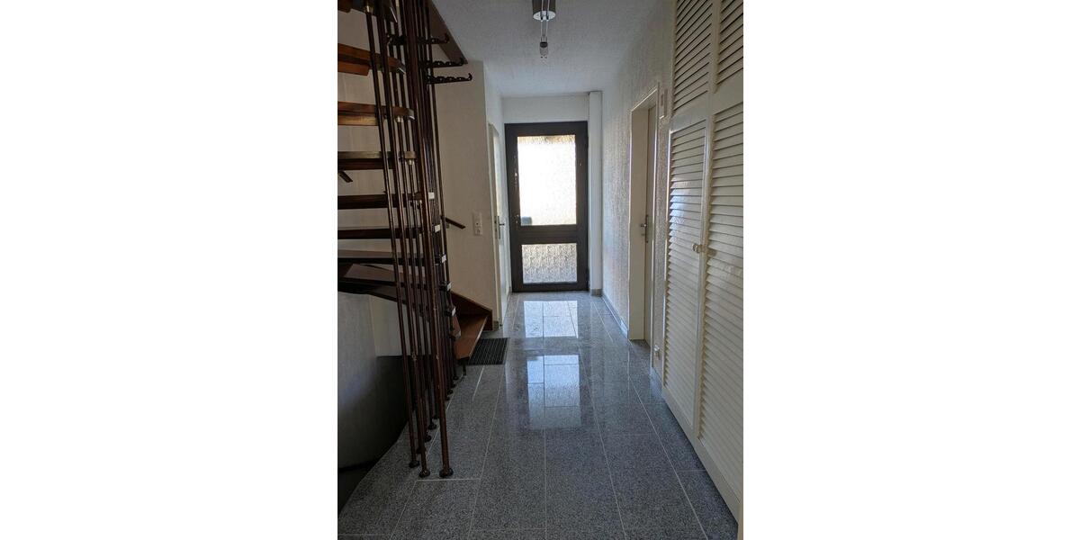 Reihenhaus Mainz Finthen - 4 Zimmer, 153 m&sup2;, 2.000&euro; | Angebot:26093136