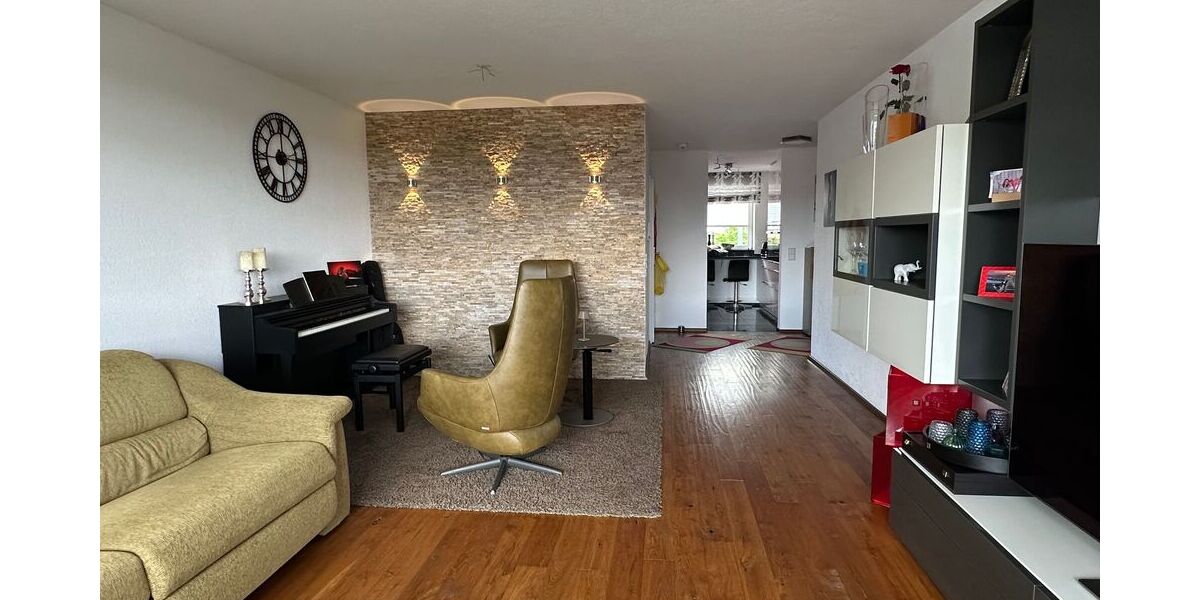 3-Zi-Wohnung mit Traumblick und LageTeilmöbliertGarageAufzug - von privat zu verkaufen! - Appartement Pforzheim Nordstadt | Angebot:26972518