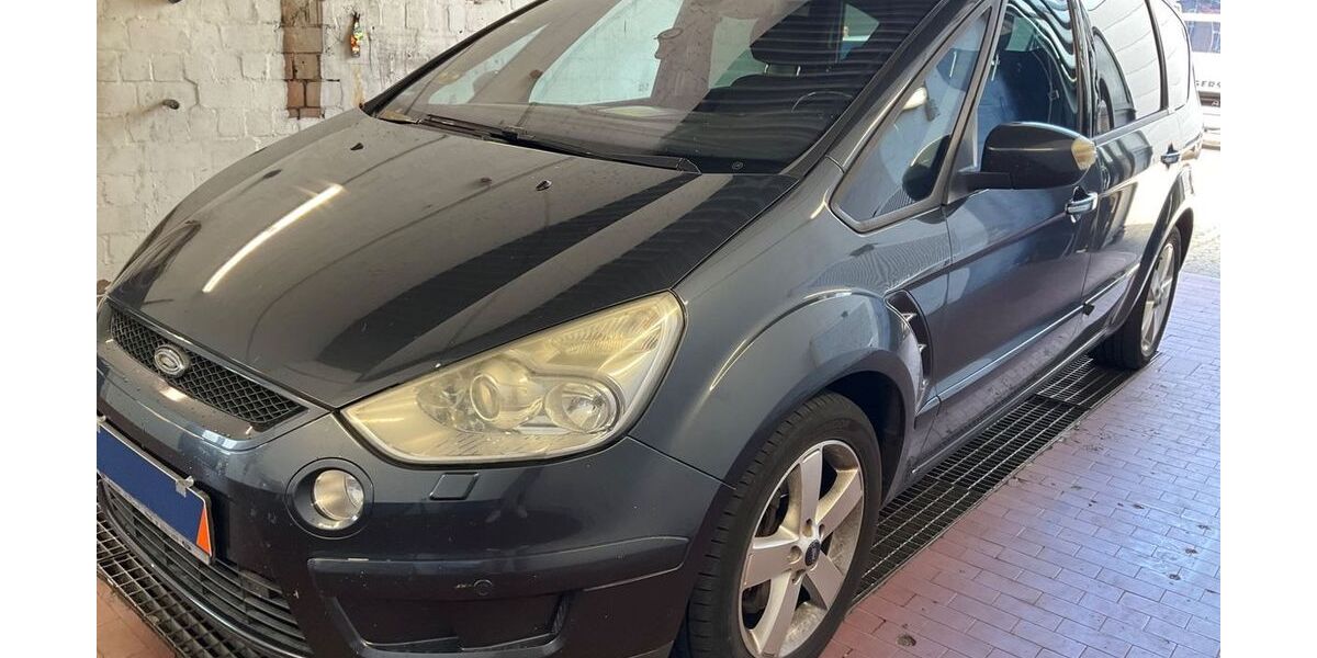 Ford S-Max 145.778 km 6.999 &euro; Bargteheide 22941