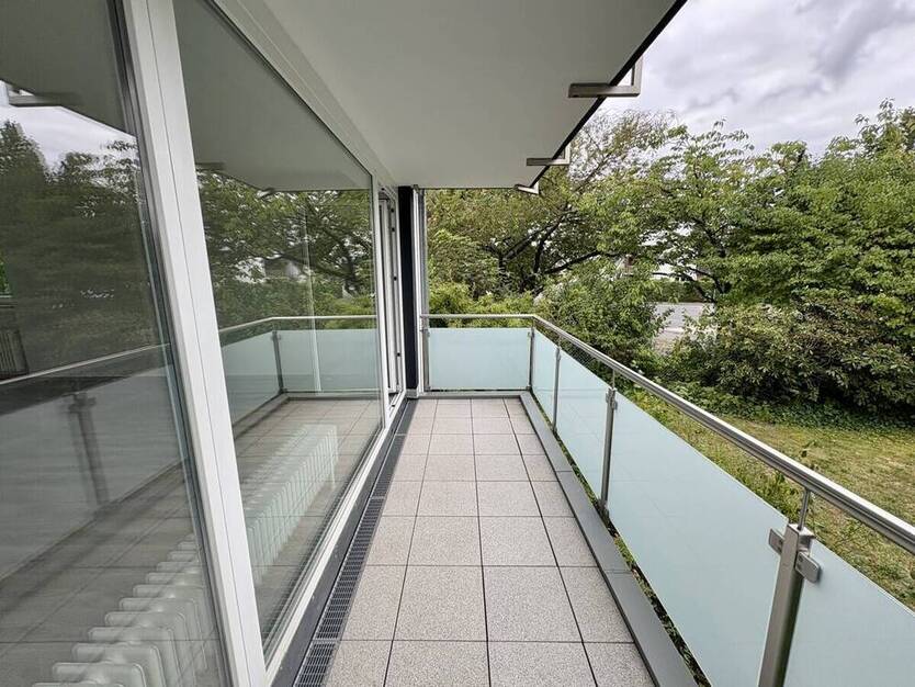 Lichtdurchflutete 2-Zimmer-Wohnung mit Balkon im Herzen von Büderich