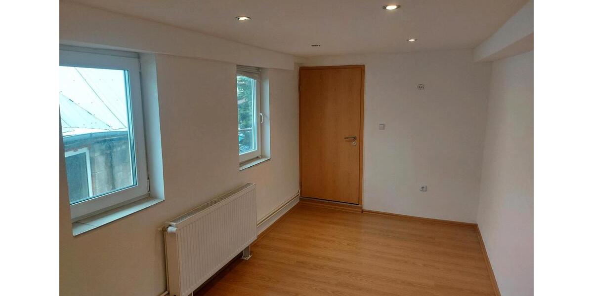 Mehrfamilienhaus, Wohnhaus Ahorn - 8 Zimmer, 110 m&sup2;, 260.000&euro; | Angebot:26182759