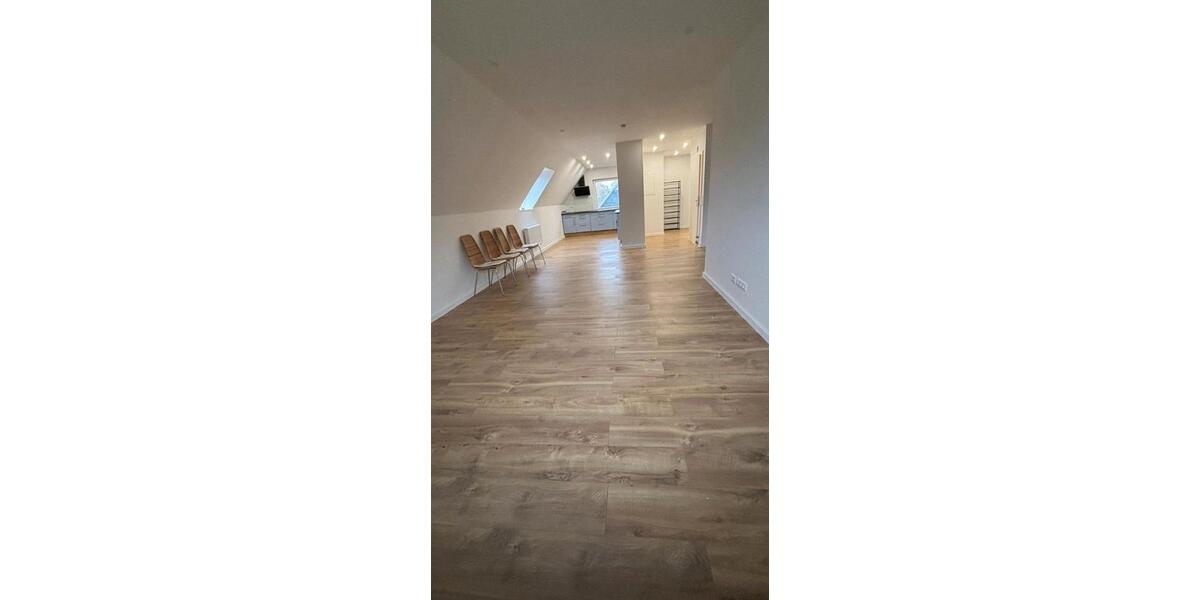 Dachgeschoßwohnung Neumünster Böcklersiedlung - 2 Zimmer, 75 m&sup2;, 725&euro; | Angebot:25378505