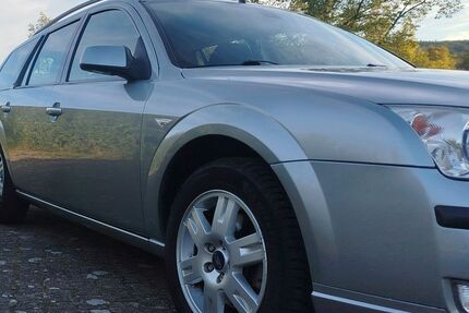 Ford Mondeo 84.826 km 8.200 &euro; Bamberg 96047