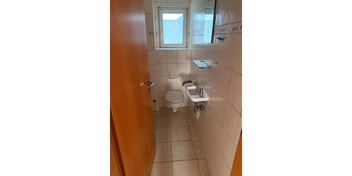 Etagenwohnung Erbach - 6 Zimmer, 160 m&sup2;, 1.300&euro; | Angebot:24983173