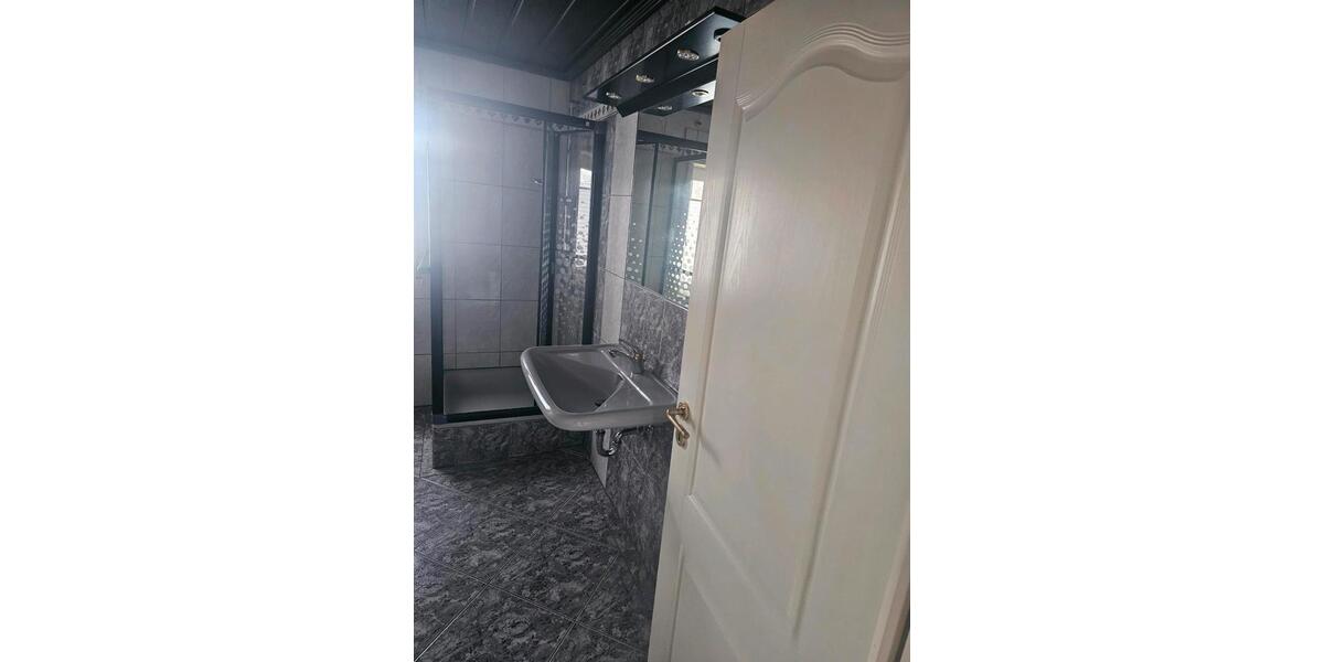 Dachgeschoßwohnung Hennef (Sieg) - 2 Zimmer, 85 m&sup2;, 980&euro; | Angebot:25410222