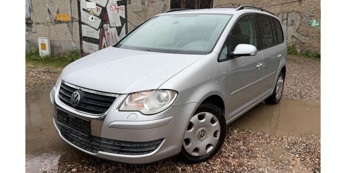VW Touran 152.000 km 4.950 &euro; Berlin 10245