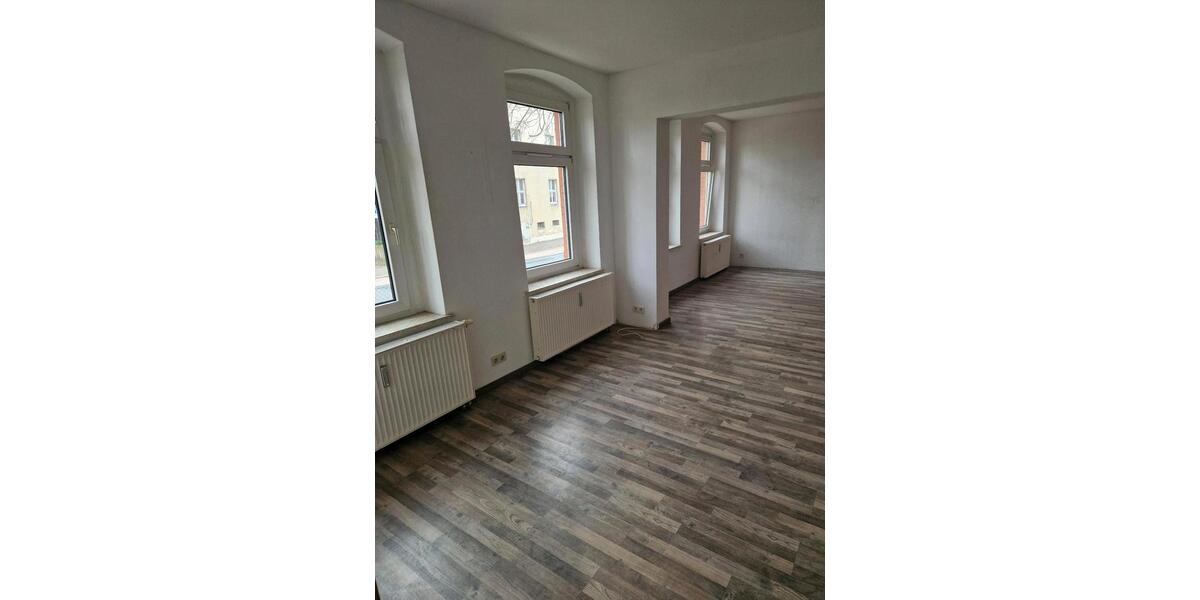 Erdgeschoßwohnung Bad Lauchstädt - 4 Zimmer, 85 m&sup2;, 850&euro; | Angebot:26549774