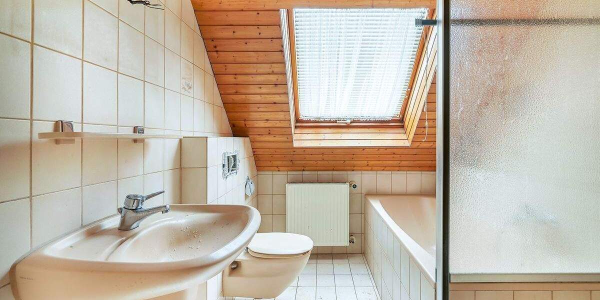 Mehrfamilienhaus, Wohnhaus Karlsruhe / Daxlanden Daxlanden - 8 Zimmer, 245 m&sup2;, 469.000&euro; | Angebot:25862353