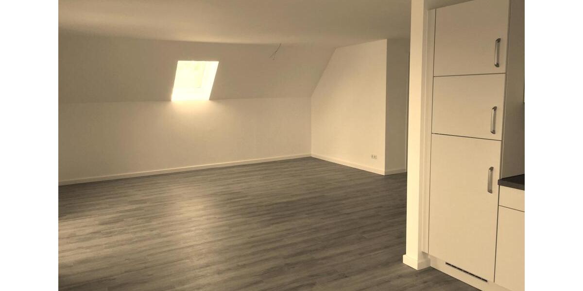 Dachgeschoßwohnung Weddingstedt - 3 Zimmer, 84 m&sup2;, 780&euro; | Angebot:26400099