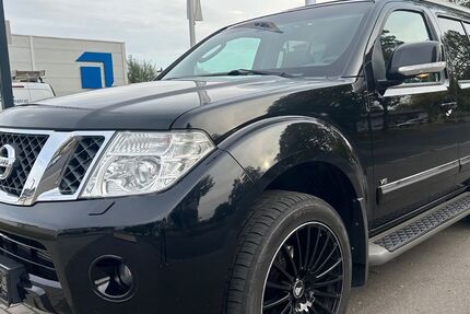 Nissan Pathfinder 316.272 km 10.990 &euro; Göttingen 37079