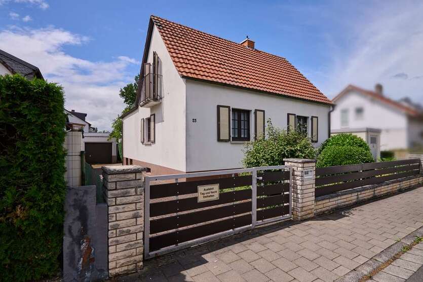 Haus zum Kaufen in Neu-Isenburg 697.000 € 163 m² 7 zimmer