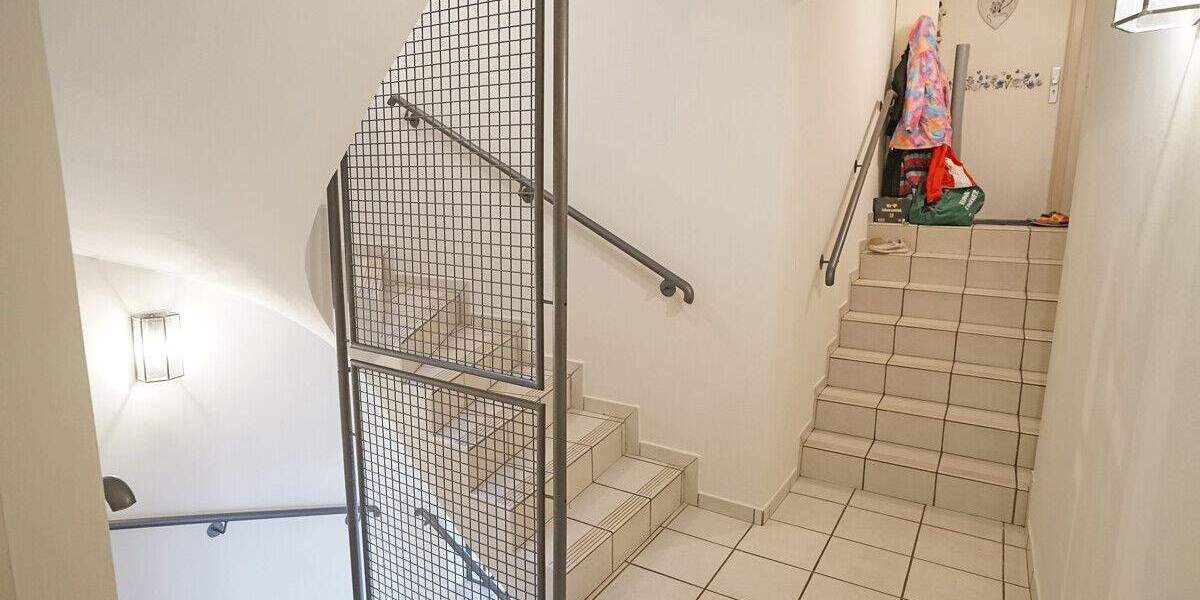 Etagenwohnung Zierenberg - 4 Zimmer, 98 m&sup2;, 139.000&euro; | Angebot:25668396