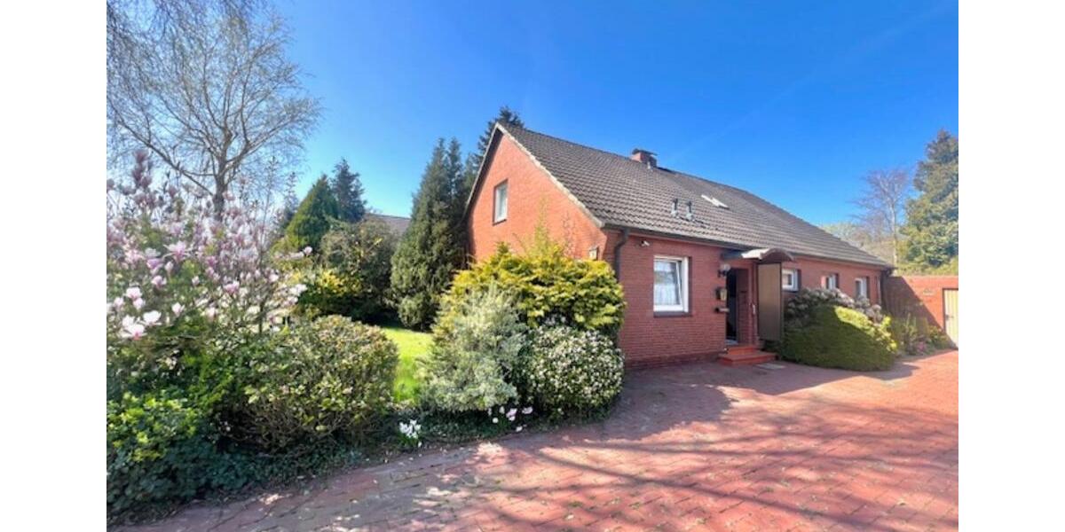 Geräumiges Einfamilienhaus in ruhiger Siedlungslage von Riepe zimmer