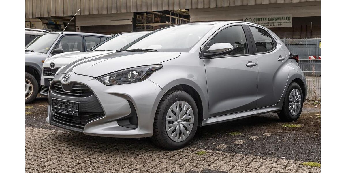 Toyota Yaris 4.523 km 15.288 € Recklinghausen 45659