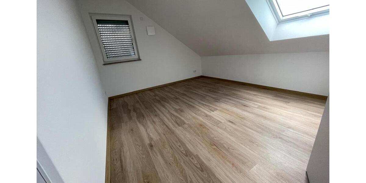 Dachgeschoßwohnung Bad Windsheim - 3 Zimmer, 73 m&sup2;, 880&euro; | Angebot:26296551