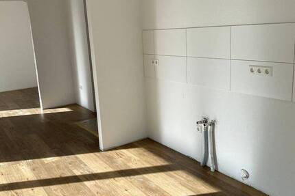 Barrierearme, freundliche 2-Zimmer-Wohnung mit Tiefgaragenstellplatz