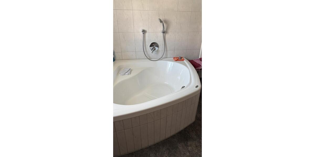 Einfamilienhaus mit Einliegerwohnung, Carport, PV, Wärmepumpe 6 zimmer