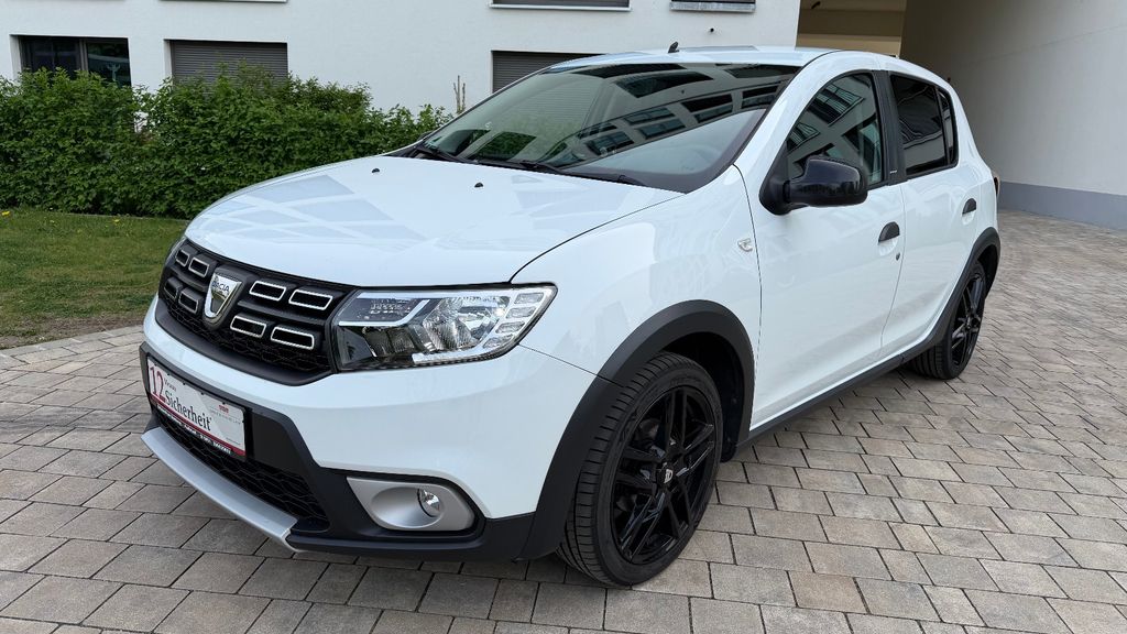 Dacia Sandero 33.000 km 10.990 &euro; Hallstadt 96103