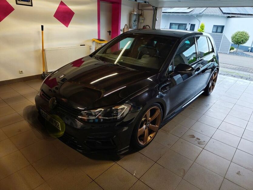 VW Golf 104.000 km 22.498 € Hoppstädten-Weiersbach 55768
