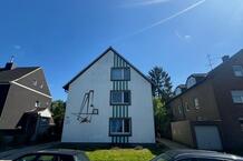 Freistehendes Dreifamilienhaus mit viel Potenzial