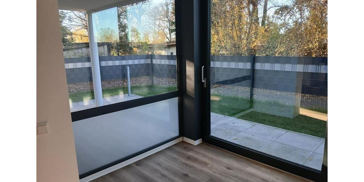 Attraktive 3-Zimmer-Wohnung mit Wintergarten, Terrasse und Garten 3 zimmer