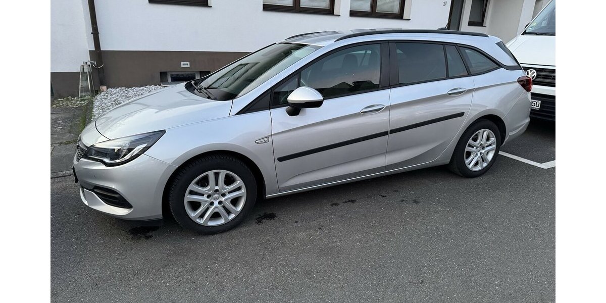 Opel Astra Klima Navi Temp CarPlay 1.Hd 37.000 km !!! 37.000 km 13.500 &euro; Erftstadt 50374