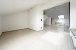 Außergewöhnliche 4,5 Zimmer Wohnung direkt am Feld mit Garage