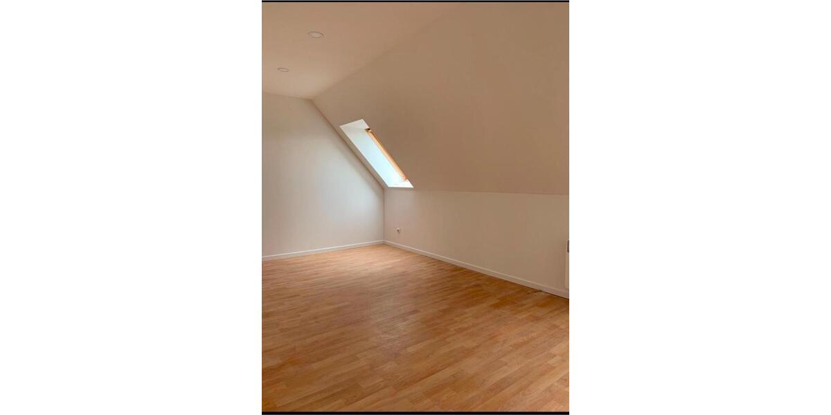 Dachgeschoßwohnung Hohenstein-Ernstthal Ernstthal - 4 Zimmer, 83 m&sup2;, 39.000&euro; | Angebot:26286121