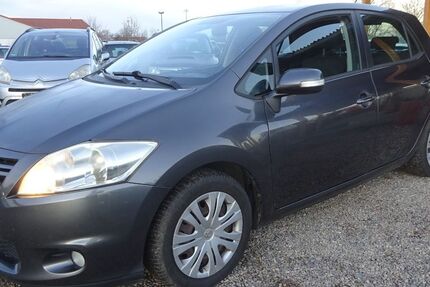 Toyota Auris 198.050 km 5.800 &euro; Dresden 01219