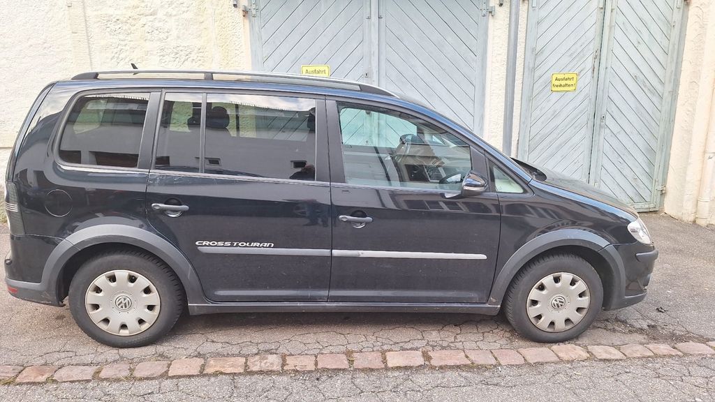 VW Touran 141.000 km 7.300 &euro; Freudenstadt 72250