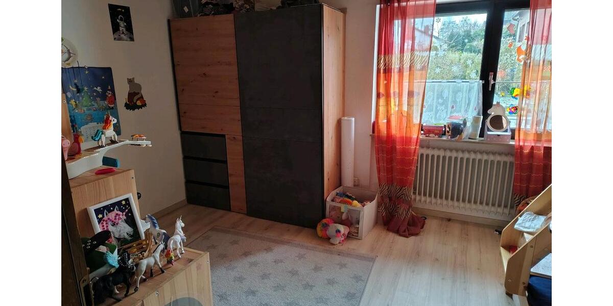 Reihenhaus Bretten - 4.5 Zimmer, 140 m&sup2;, 1.400&euro; | Angebot:24565196