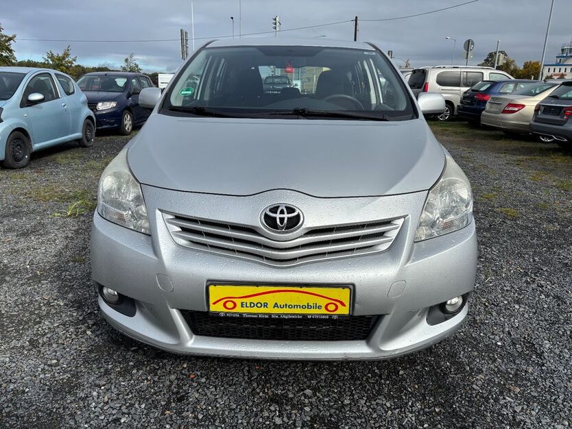 Toyota Verso 255.084 km 4.800 € Kamenz 01917